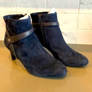 Alex Marie 8M Ephania Seaport Navy Suede Boot